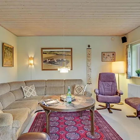 Beautiful In With Wifi And 3 Bedrooms Holiday home *