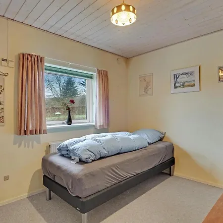 Beautiful In With Wifi And 3 Bedrooms Holiday home Oure